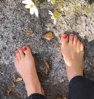 Emma Green feet photo 13