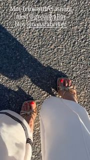 Emma Green feet photo 3