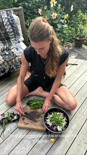 Emma Green feet photo 6
