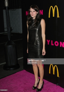 Emma Greenwell feet photo 17