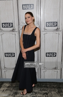 Emma Greenwell feet photo 8
