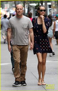 Emma Heming Willis feet photo thumbnail