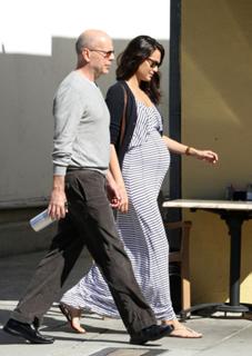 Emma Heming Willis feet photo thumbnail