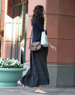 Emma Heming Willis feet photo thumbnail