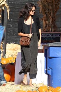 Emma Heming Willis feet photo thumbnail