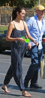 Emma Heming Willis feet photo thumbnail