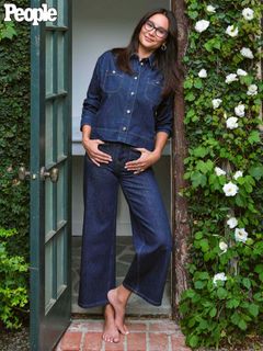 Emma Heming Willis feet photo thumbnail