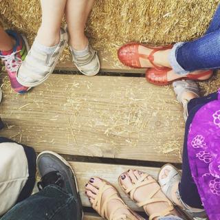 Emma Ishta feet photo 11