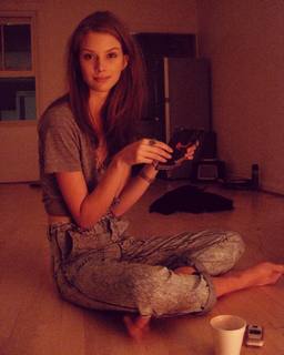 Emma Ishta feet photo 18