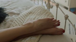 Emma Ishta feet photo 8