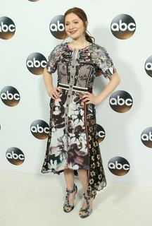 Emma Kenney feet photo thumbnail