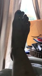 Emma Kenney feet photo thumbnail