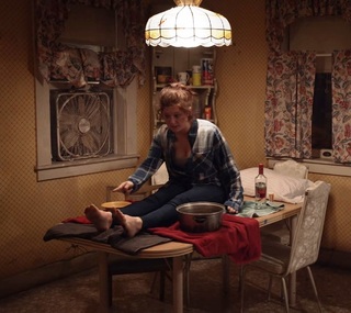 Emma Kenney feet photo thumbnail