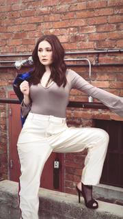 Emma Kenney feet photo thumbnail