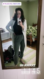 Emma Kenney feet photo thumbnail