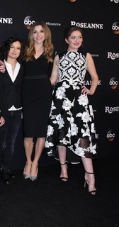 Emma Kenney feet photo thumbnail