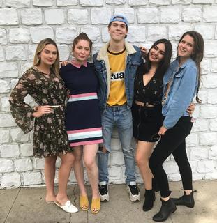 Emma Kenney feet photo thumbnail