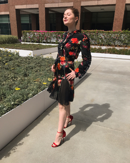 Emma Kenney feet photo thumbnail