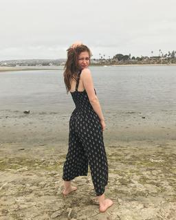 Emma Kenney feet photo thumbnail