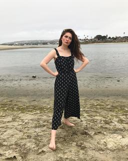 Emma Kenney feet photo thumbnail