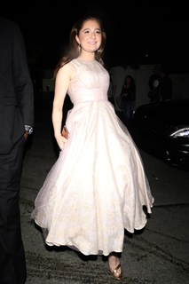 Emma Kenney feet photo thumbnail