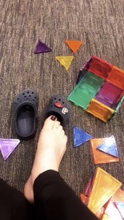 Emma Kenney feet photo thumbnail