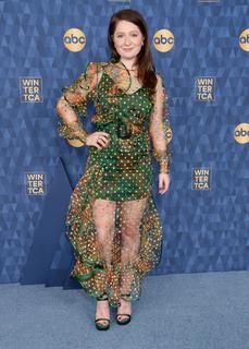 Emma Kenney feet photo thumbnail
