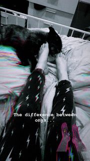 Emma Kenney feet photo thumbnail