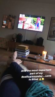 Emma Kenney feet photo thumbnail