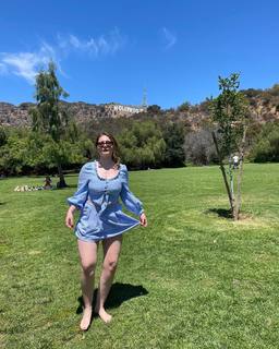 Emma Kenney feet photo thumbnail