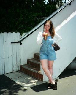 Emma Kenney feet photo thumbnail