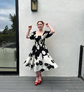 Emma Kenney feet photo thumbnail