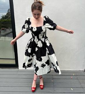 Emma Kenney feet photo thumbnail