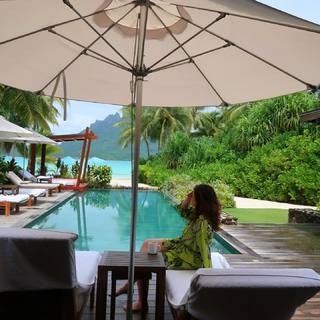 Emma Kenney feet photo thumbnail