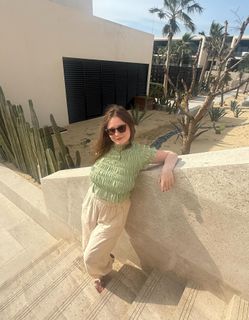 Emma Kenney feet photo thumbnail