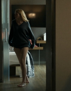Emma Laird feet photo 13