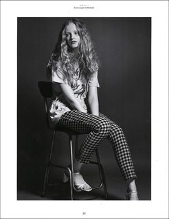 Emma Laird feet photo 16