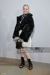 Emma Laird feet photo 12