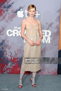 Emma Laird feet photo 7