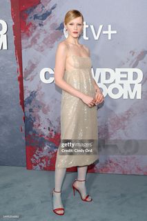 Emma Laird feet photo 6