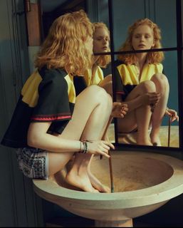 Emma Laird feet photo 12