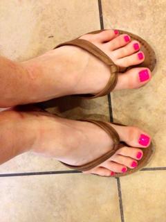 Emma Lovett feet photo thumbnail