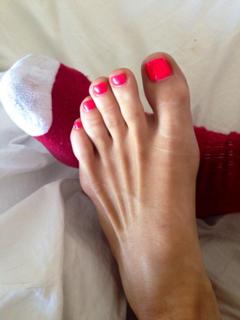 Emma Lovett feet photo thumbnail