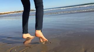 Emma Lovett feet photo thumbnail
