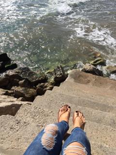 Emma Lovett feet photo thumbnail