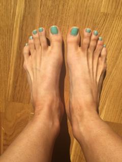 Emma Lovett feet photo thumbnail