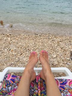 Emma Lovett feet photo thumbnail