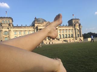 Emma Lovett feet photo thumbnail