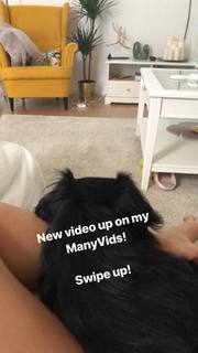 Emma Lovett feet photo thumbnail