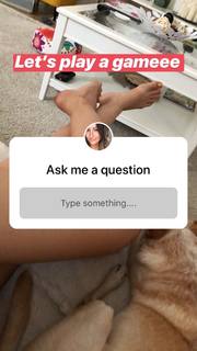 Emma Lovett feet photo thumbnail